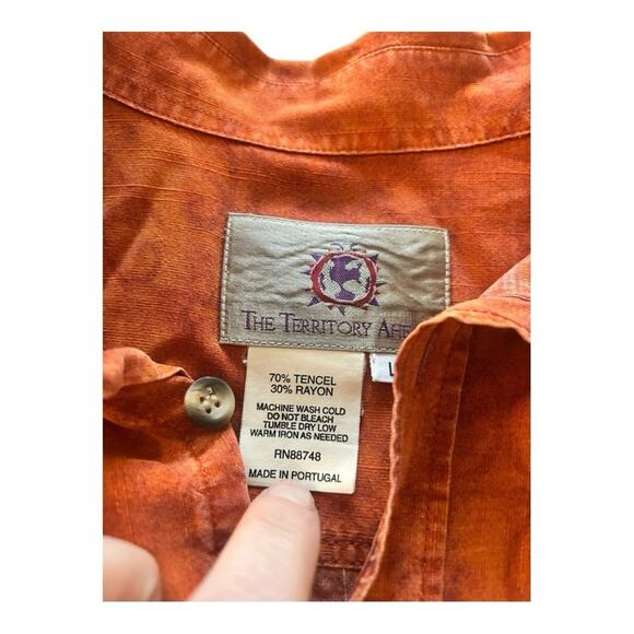 The Territory Ahead orange geometric tensel blend button down Large - Picture 6 of 6